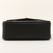 Circa 1995 Caviar Skin V-Stitch CC Turnlock Shoulder Bag Black