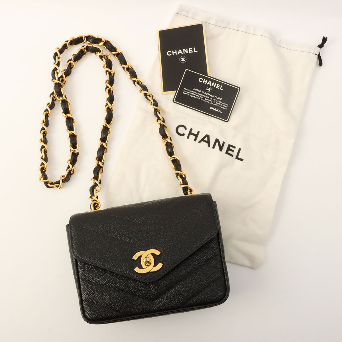 Circa 1995 Caviar Skin V-Stitch CC Turnlock Shoulder Bag Black