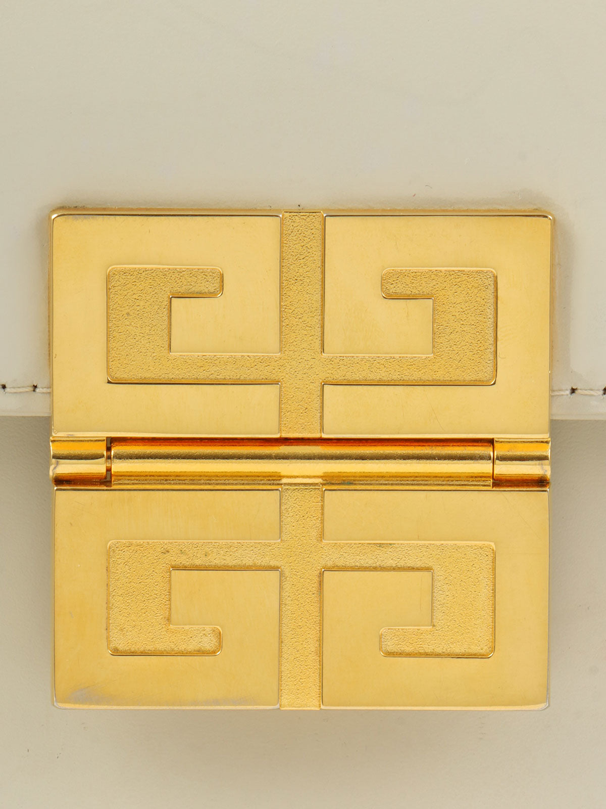 ロゴプレート2wayバッグ オフホワイト