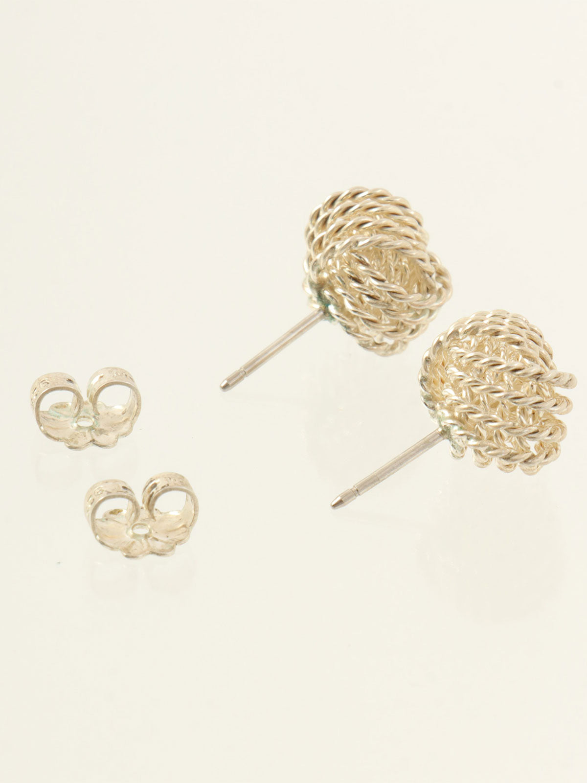 银色扭结耳环