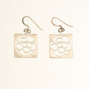 Camellia Motif Swinging Earrings - Silver