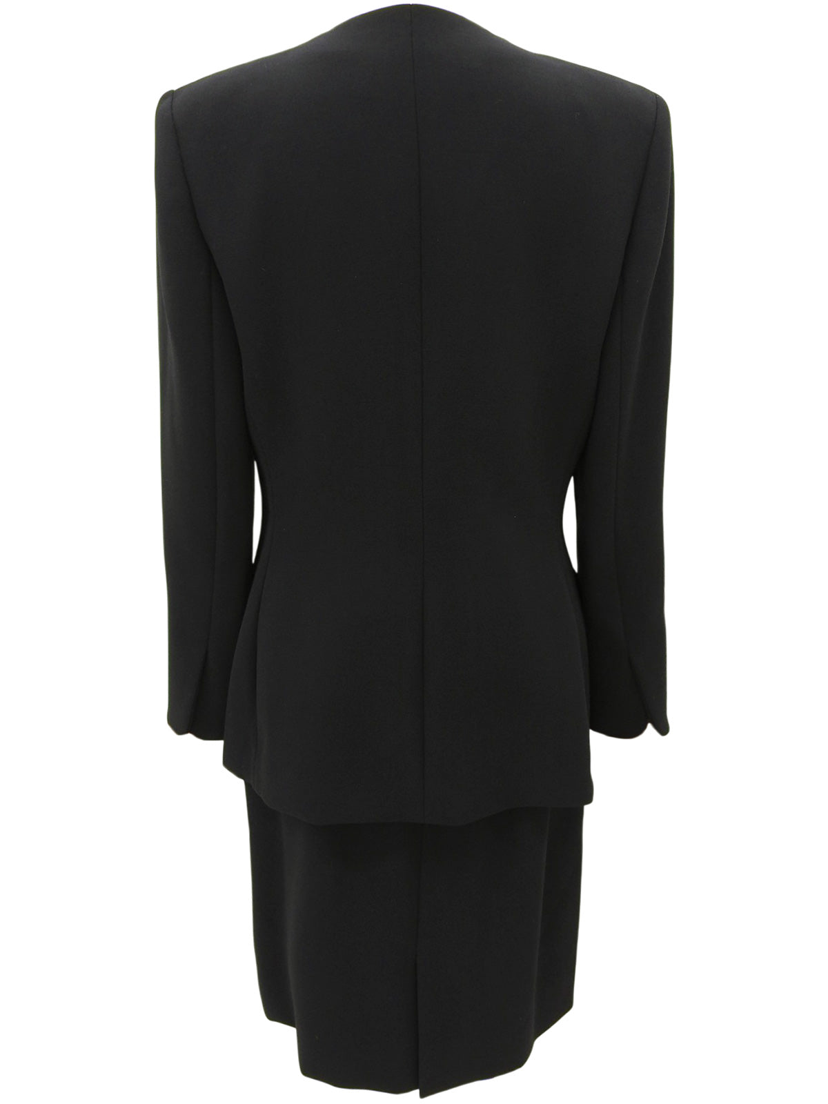 Double-breasted collarless set in black