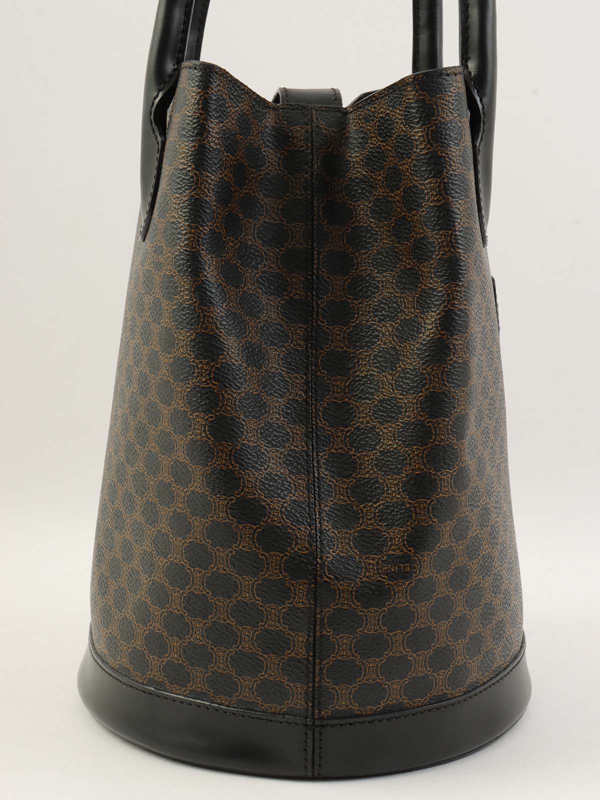 マカダムパターンロゴエンボスハンドバッグ ブラウン/ブラック