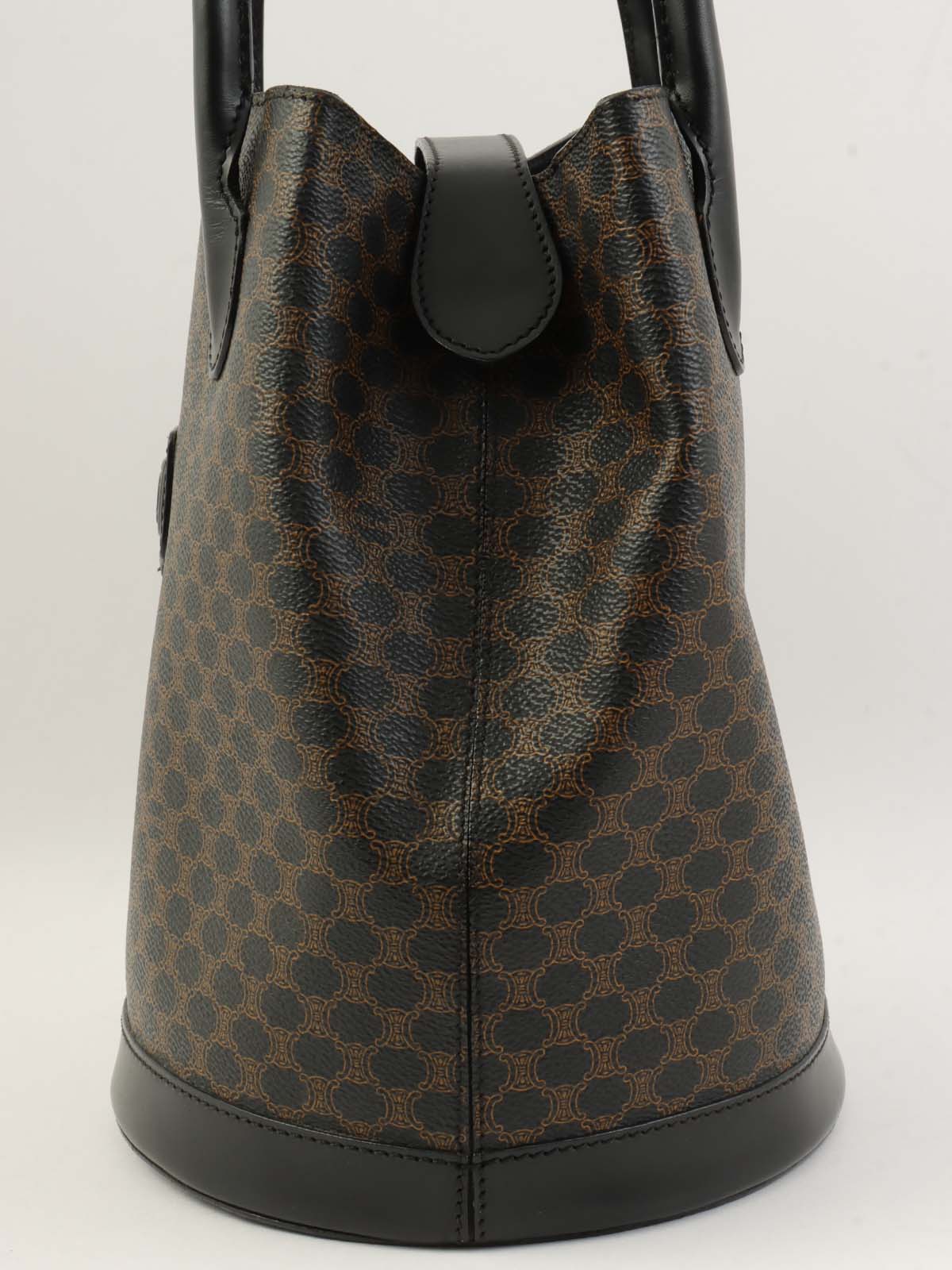 マカダムパターンロゴエンボスハンドバッグ ブラウン/ブラック