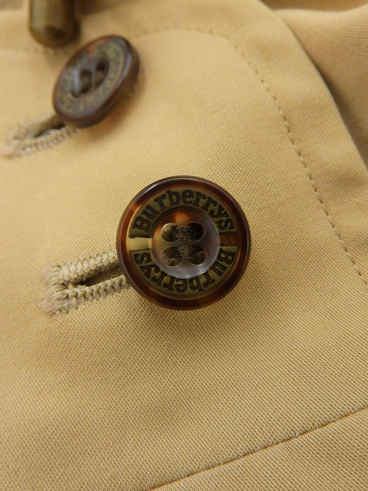 ノバチェックライニングロゴボタンフーデッドコート ベージュ