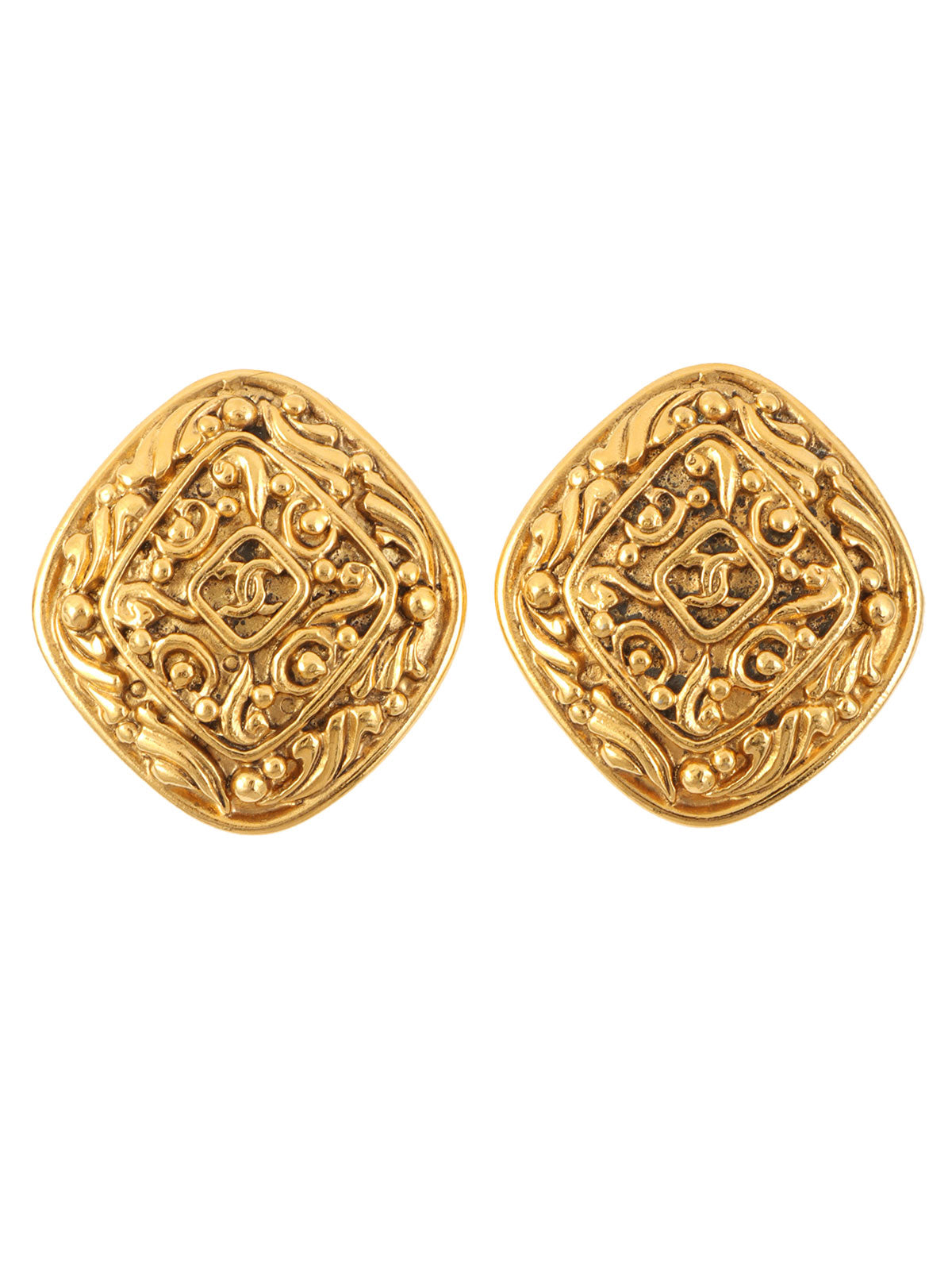 CC Mark Arabesque Motif Earrings Gold
