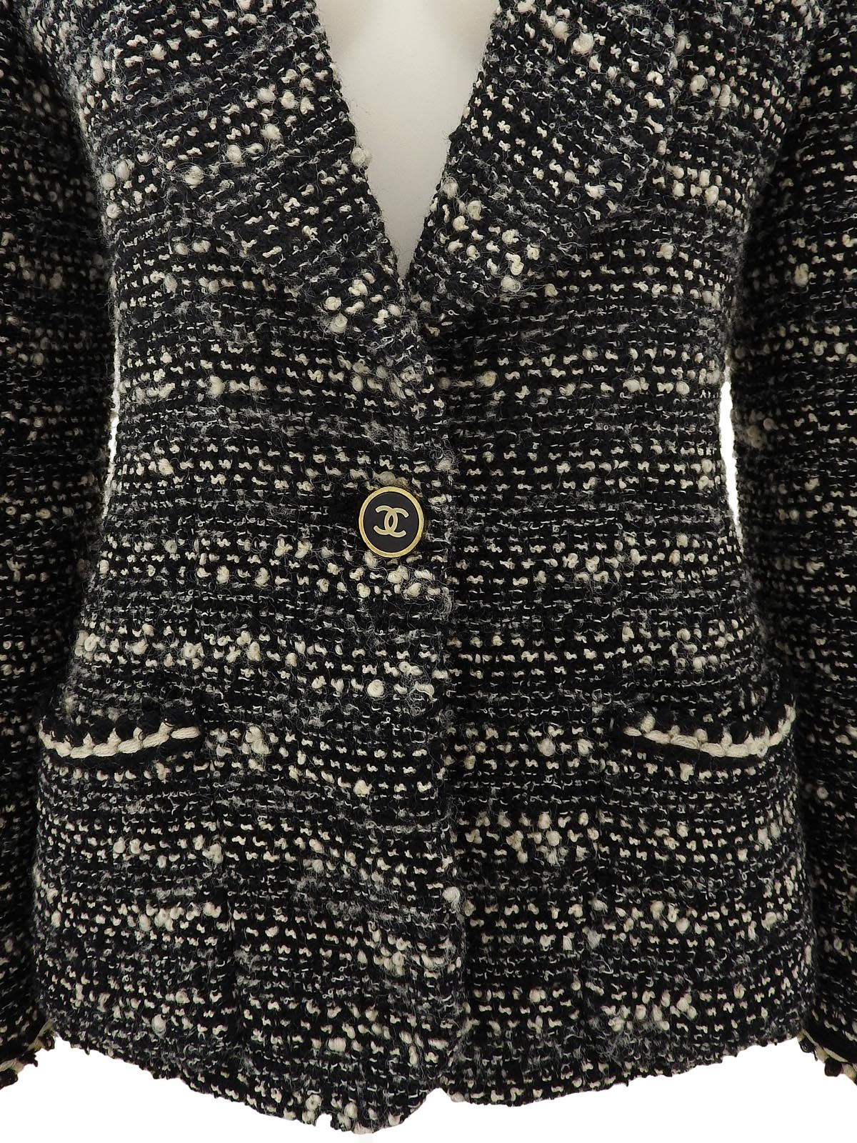 黑色/白色斜纹软呢CC标志纽扣夹克