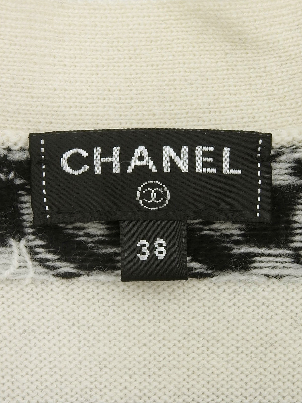 Cashmere Chain Border Pattern CC Mark Button Cardigan in Ivory/Black