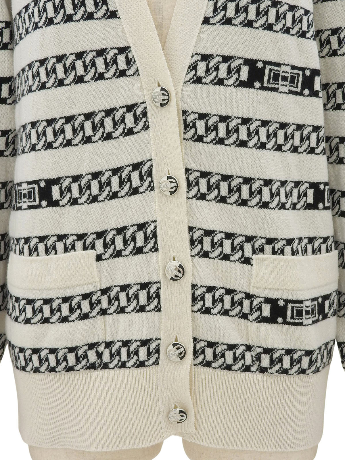 Cashmere Chain Border Pattern CC Mark Button Cardigan in Ivory/Black