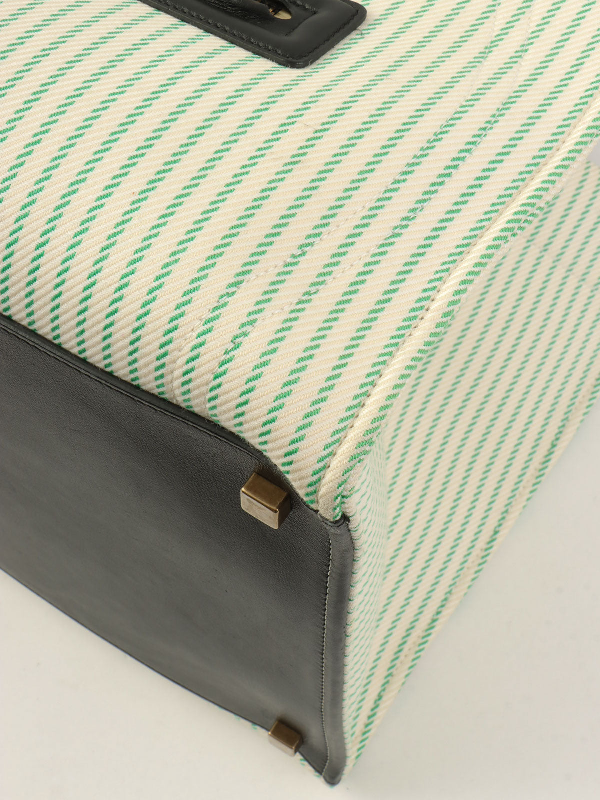 ラゲージファントム アイボリー/ グリーン/ブラック