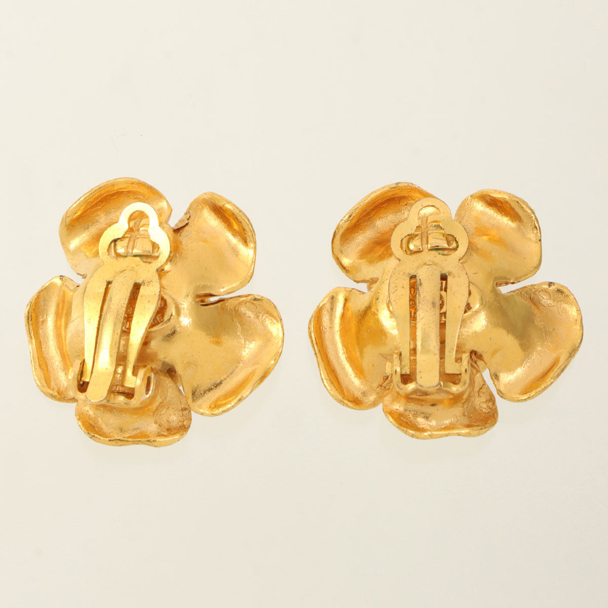 1999 Camellia motif CC mark earrings Gold