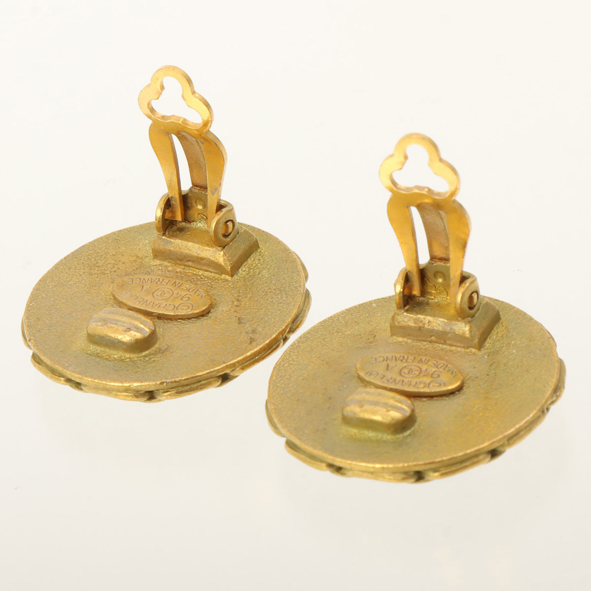 1994 Edge Chain CC Mark Earrings Gold/Black