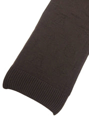 棕色字母图案围巾