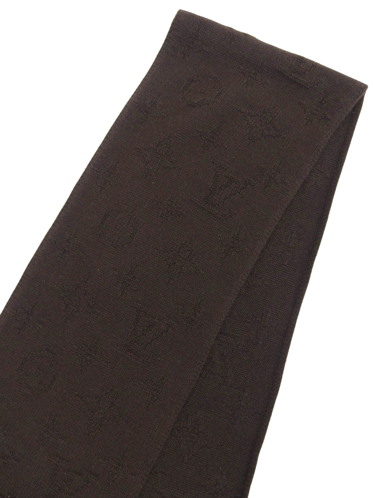 棕色字母图案围巾