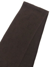 棕色字母图案围巾