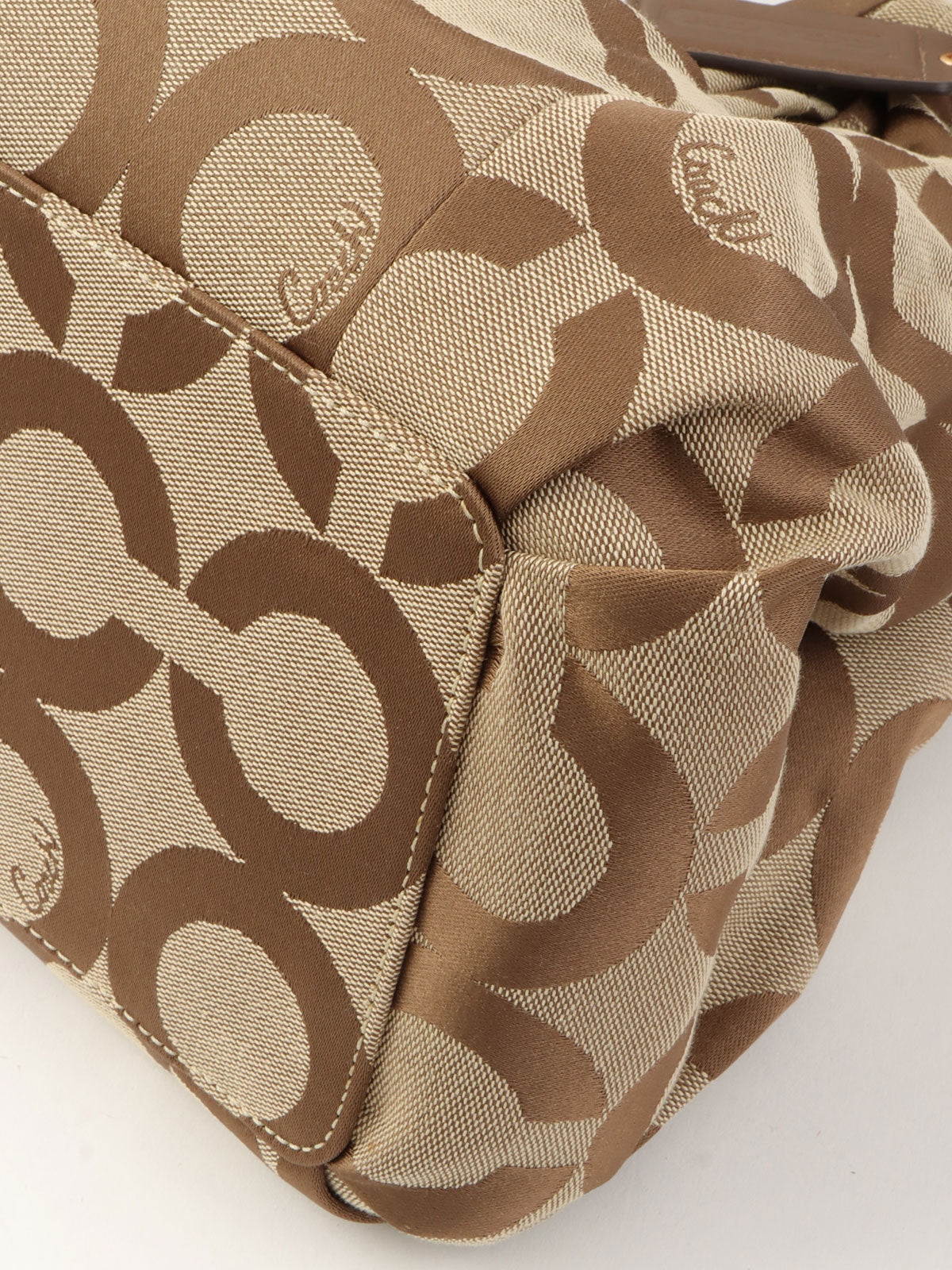 シグネチャーがま口ハンドバッグ ベージュ／ブラウン