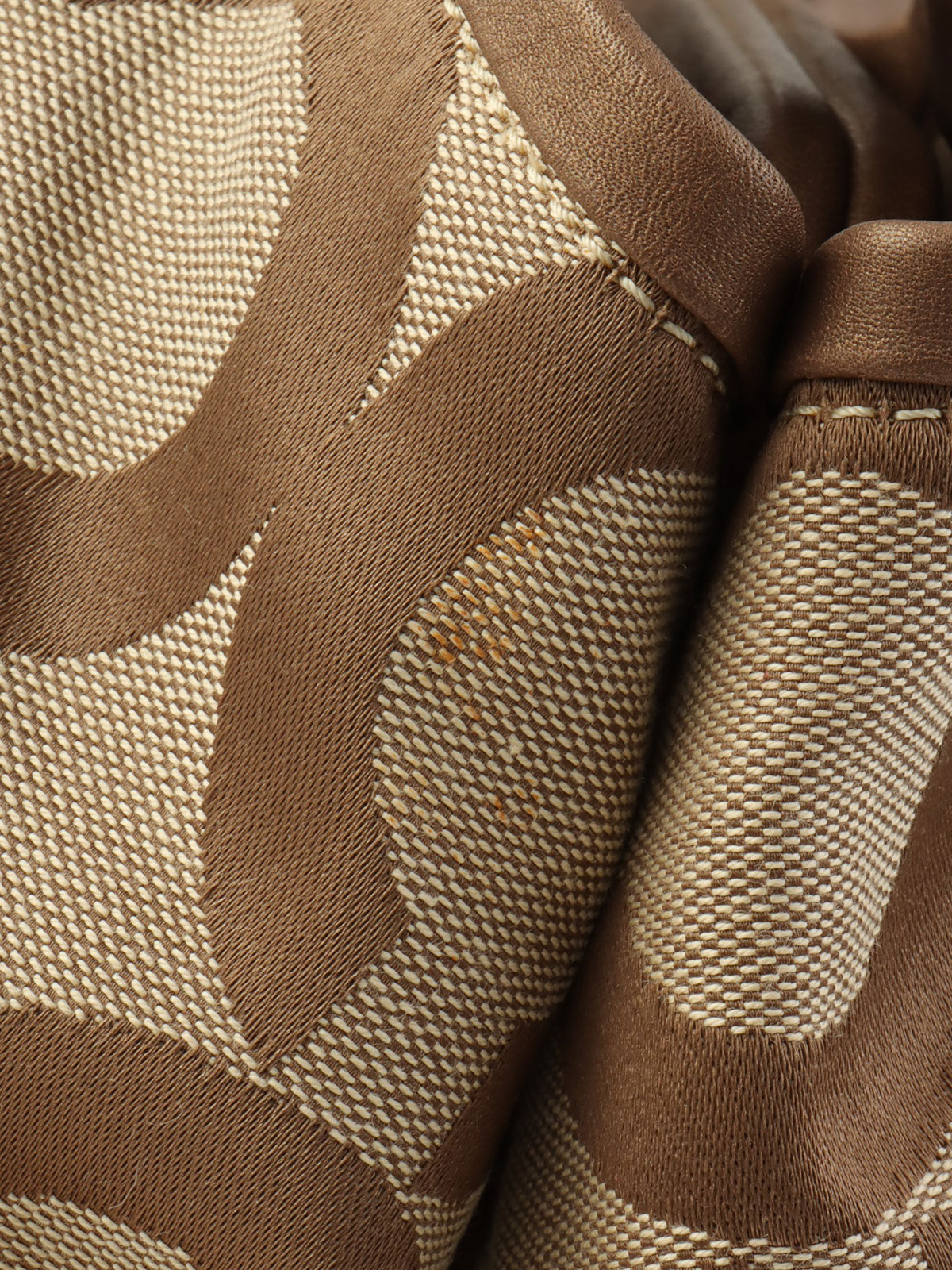 シグネチャーがま口ハンドバッグ ベージュ／ブラウン