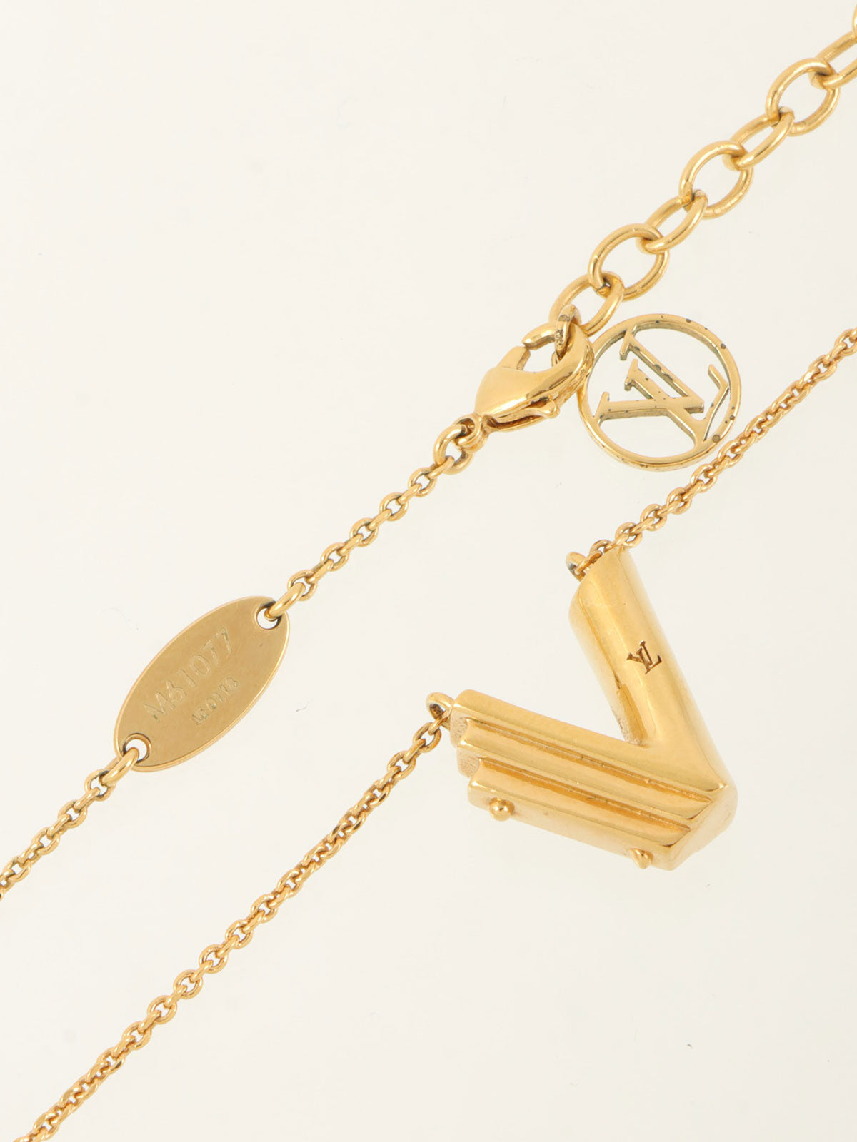 エセンシャルVネックレス ゴールド