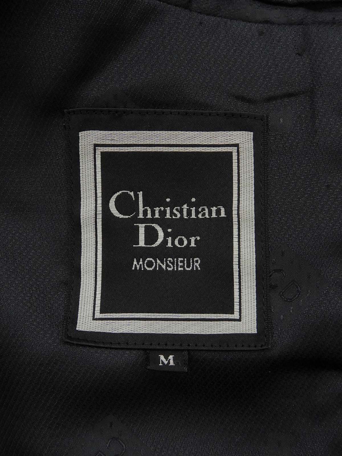 黑色刺绣Logo徽章夹克