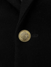 黑色刺绣Logo徽章夹克