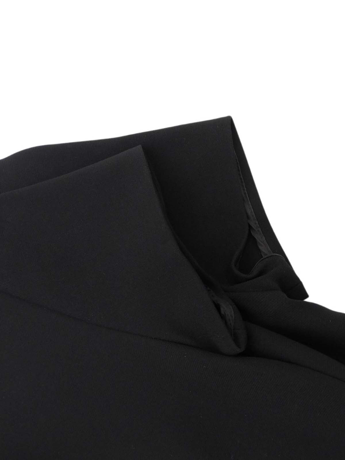 黑色喇叭形短袖连衣裙