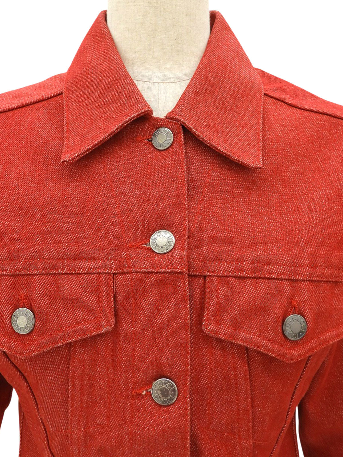 红色牛仔布logo纽扣夹克