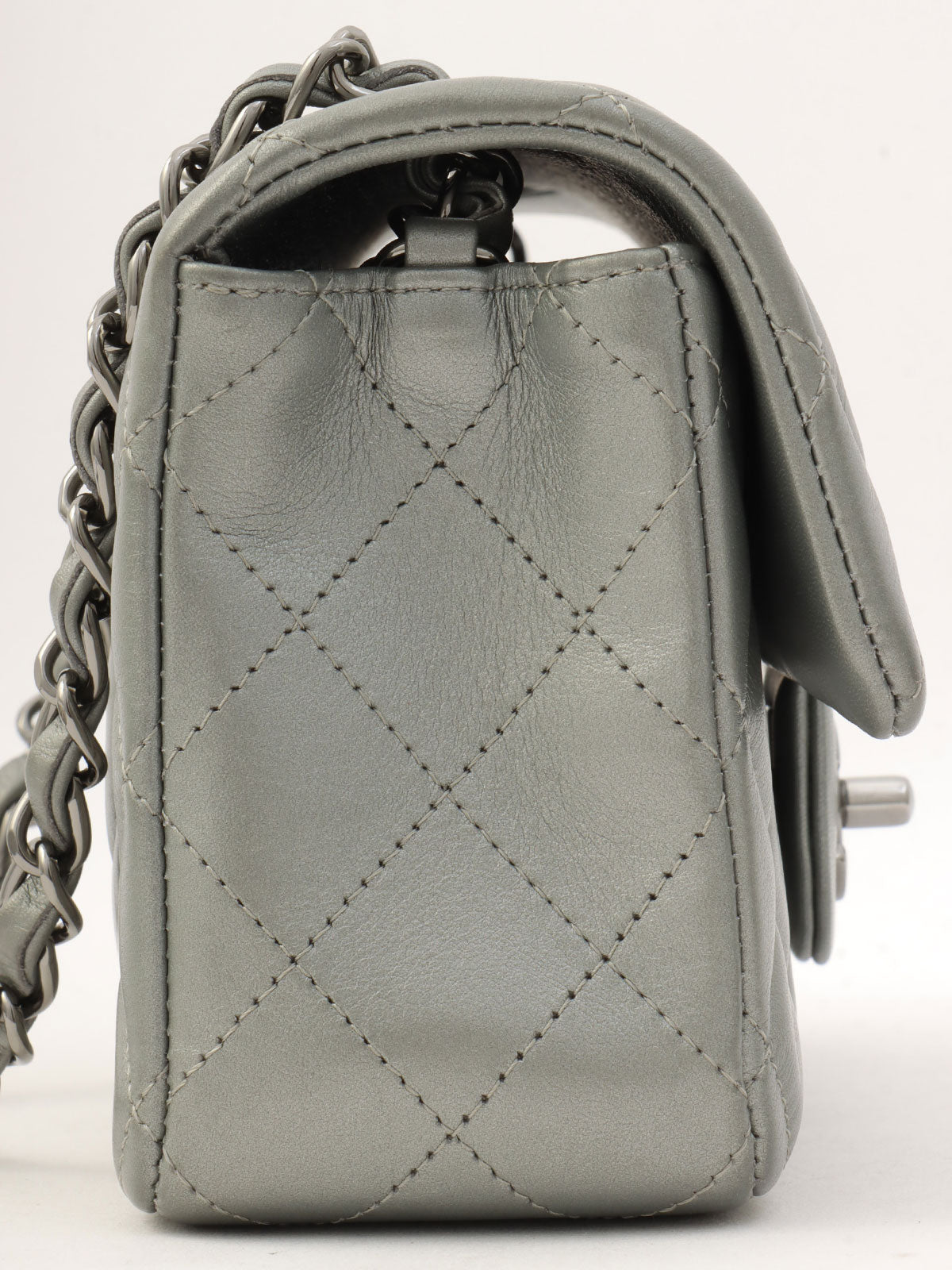 2014-ish Matelasse Stitch CC Turnlock Chain Shoulder Bag Gray