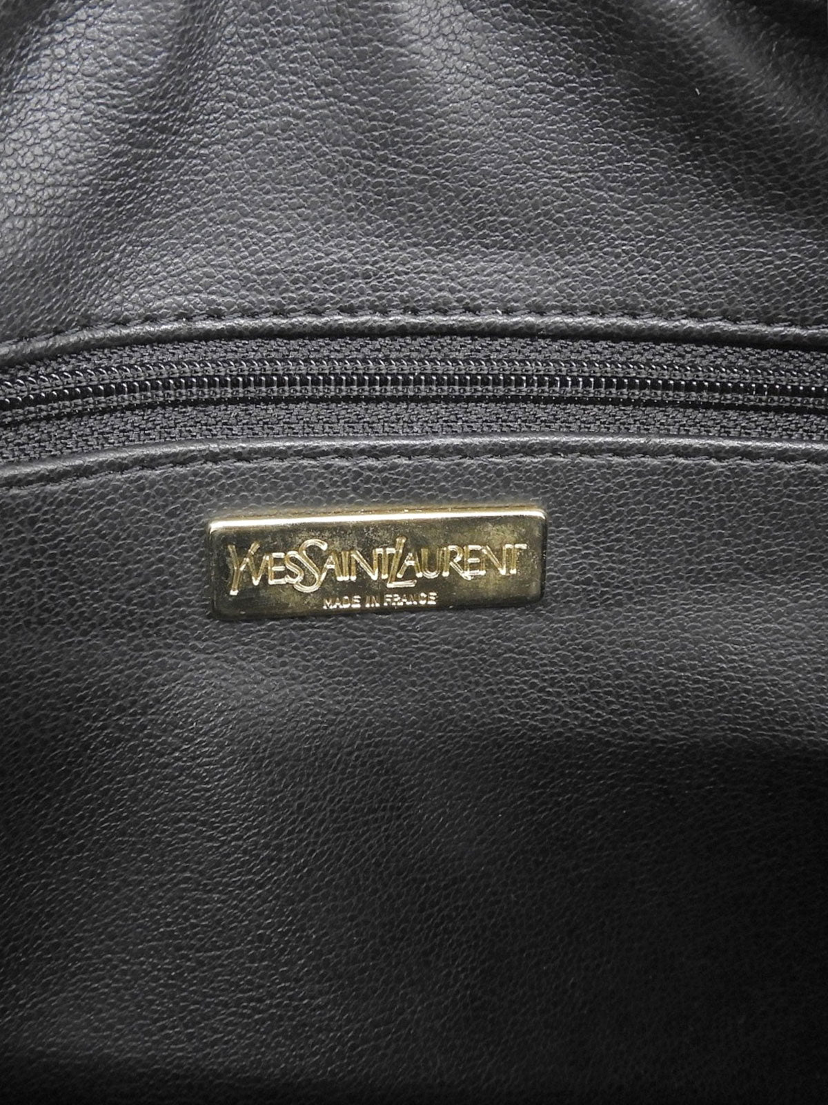 Y-cut Logo Charm Shoulder Bag Navy