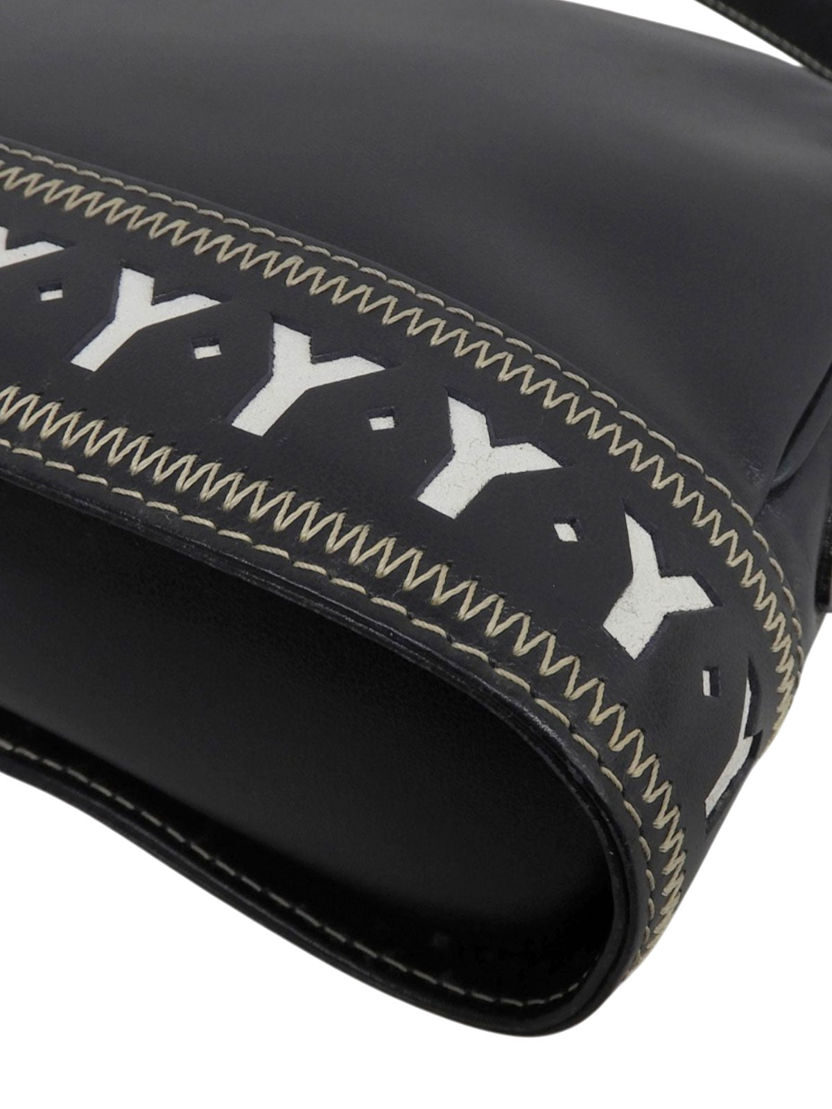 Y-cut Logo Charm Shoulder Bag Navy