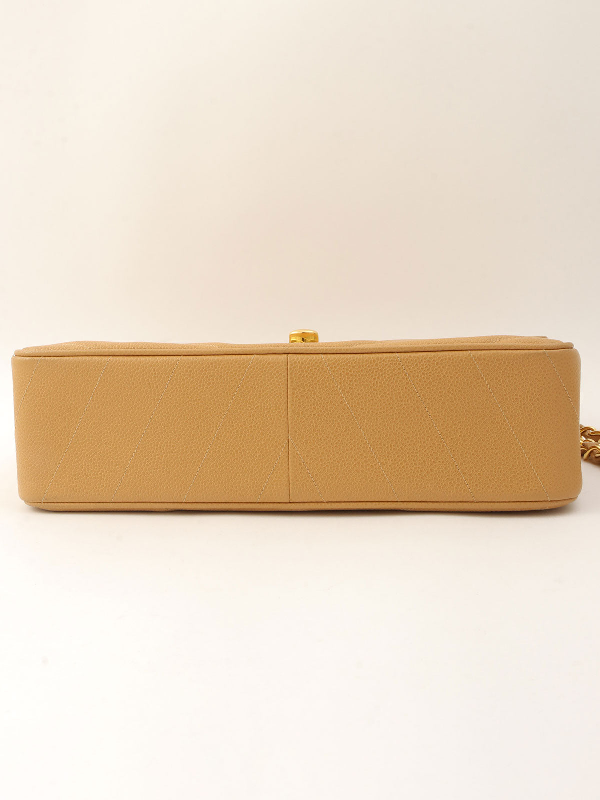 Around 2005 Made Caviar Skin V-Stitch CC Turnlock Chain Bag Beige