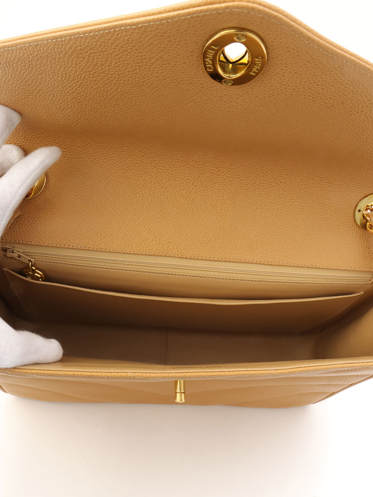 Around 2005 Made Caviar Skin V-Stitch CC Turnlock Chain Bag Beige