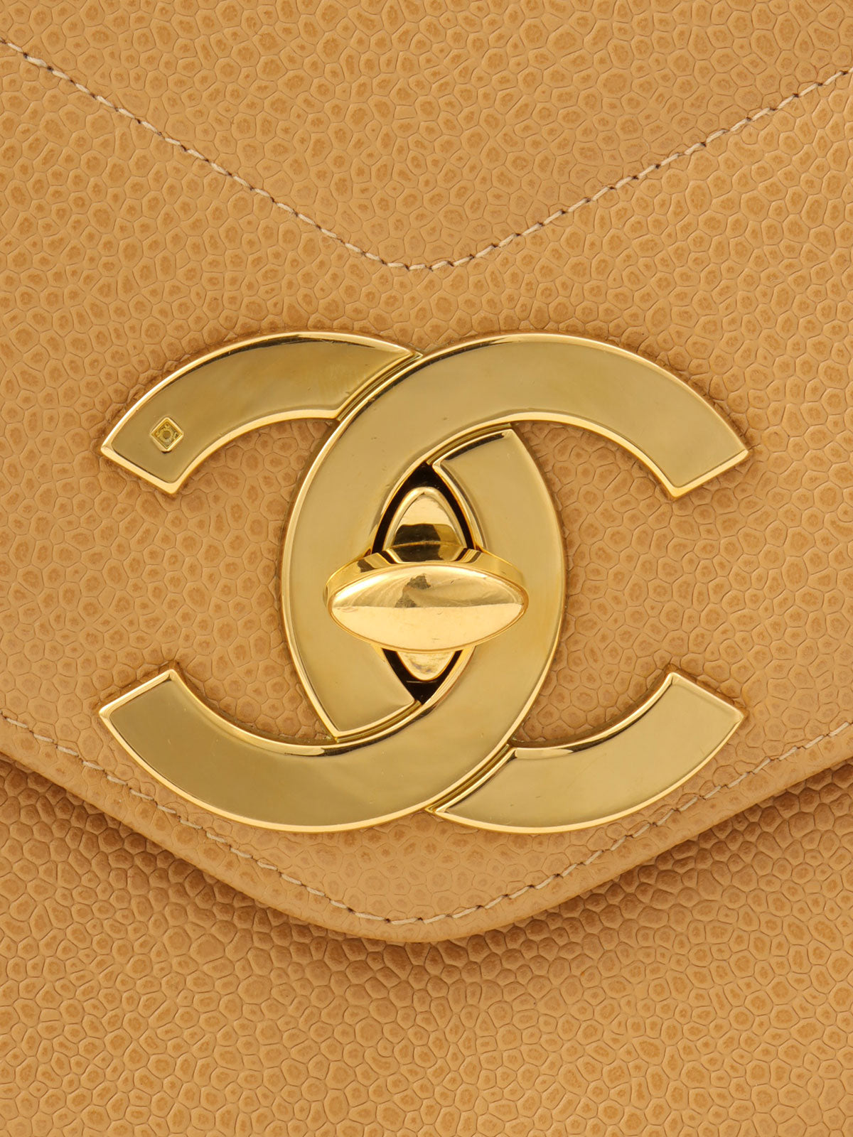 Around 2005 Made Caviar Skin V-Stitch CC Turnlock Chain Bag Beige