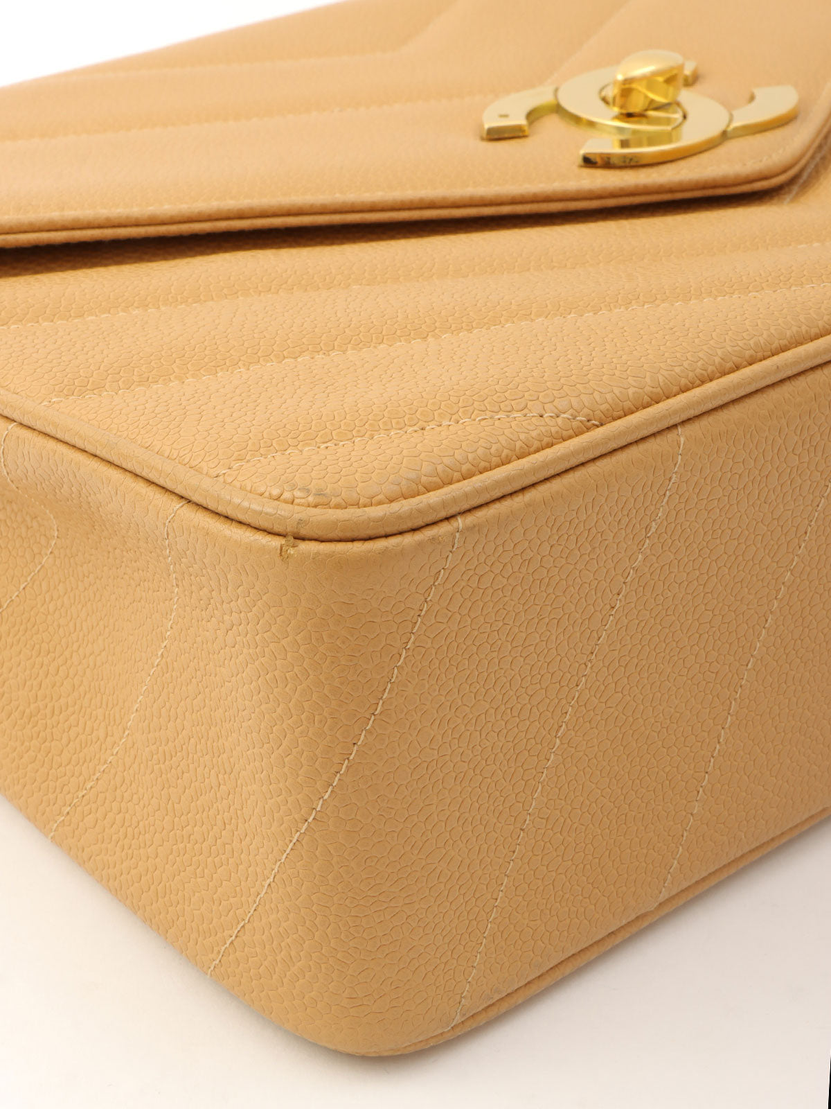 Around 2005 Made Caviar Skin V-Stitch CC Turnlock Chain Bag Beige