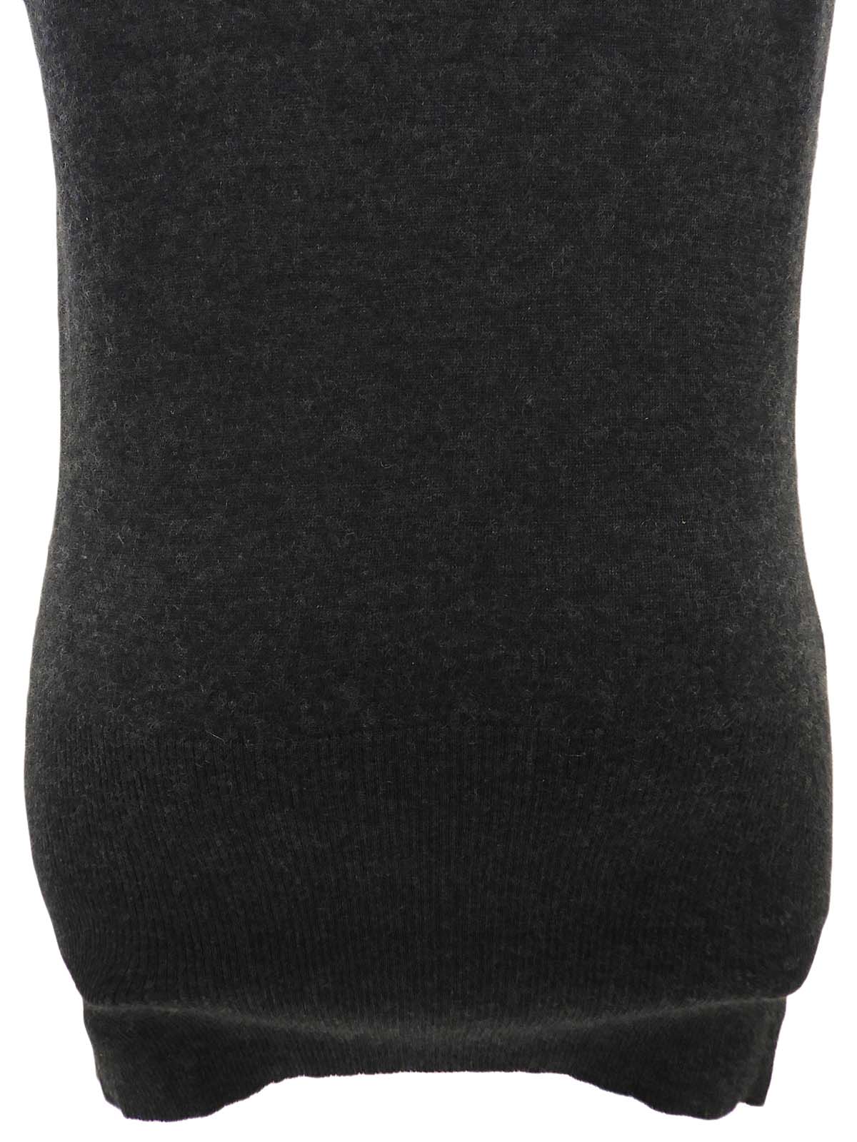 Silk and cashmere combination design print sleeveless top in charcoal gray/multi