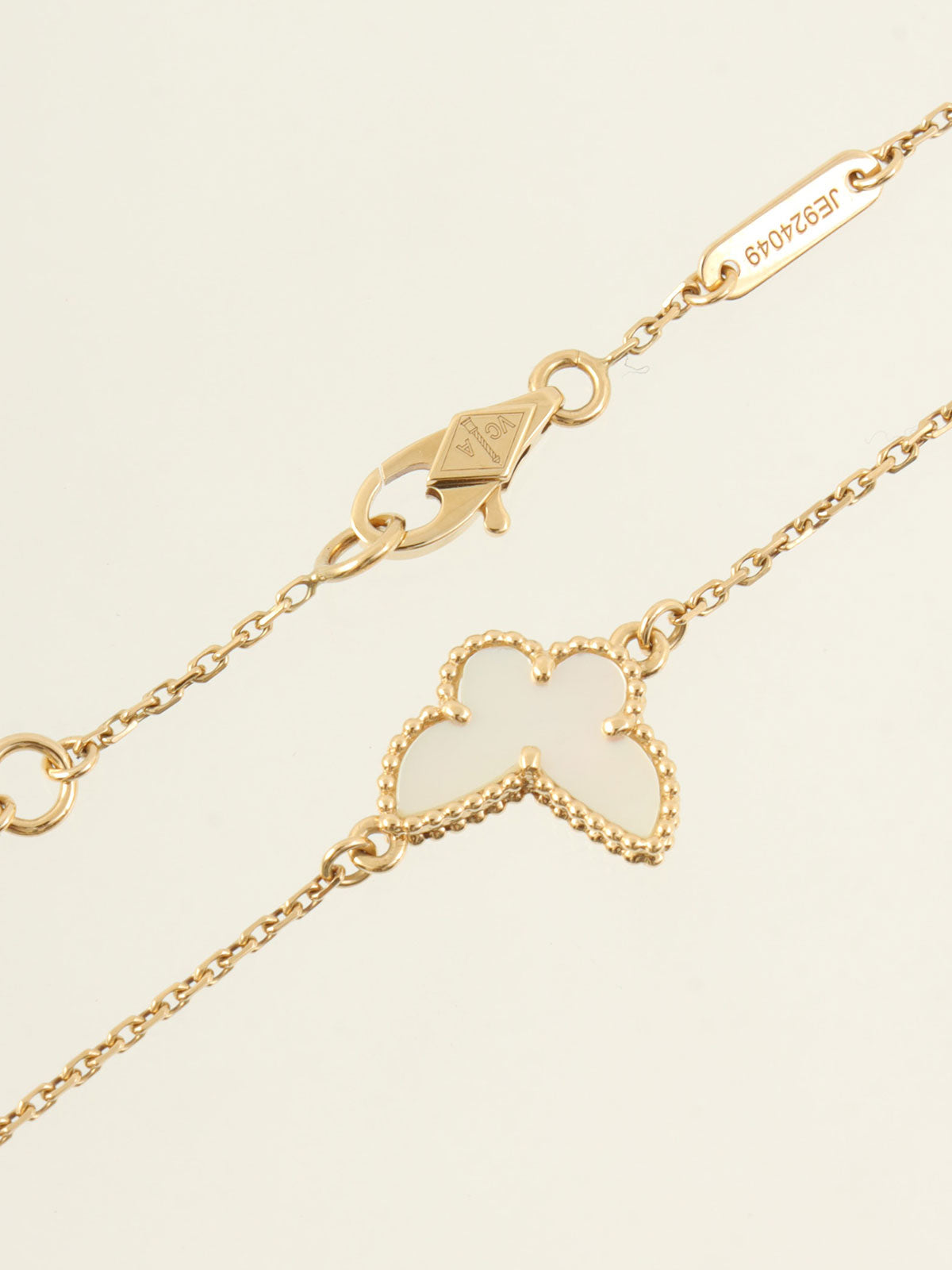 18K金甜美阿尔罕布拉蝴蝶手链