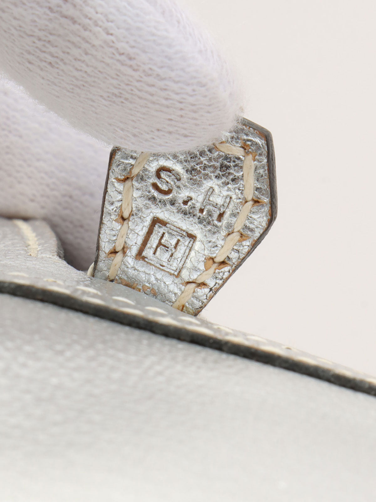 2004 年迷你羽毛银色