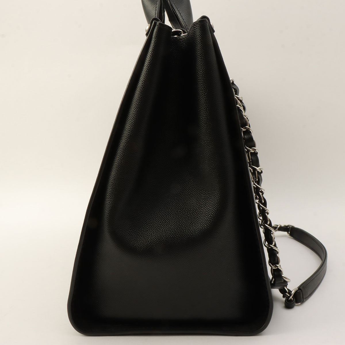 Chanel Deauville 2-Way Tote Bag in Black Caviar Skin, manufactured around 2018