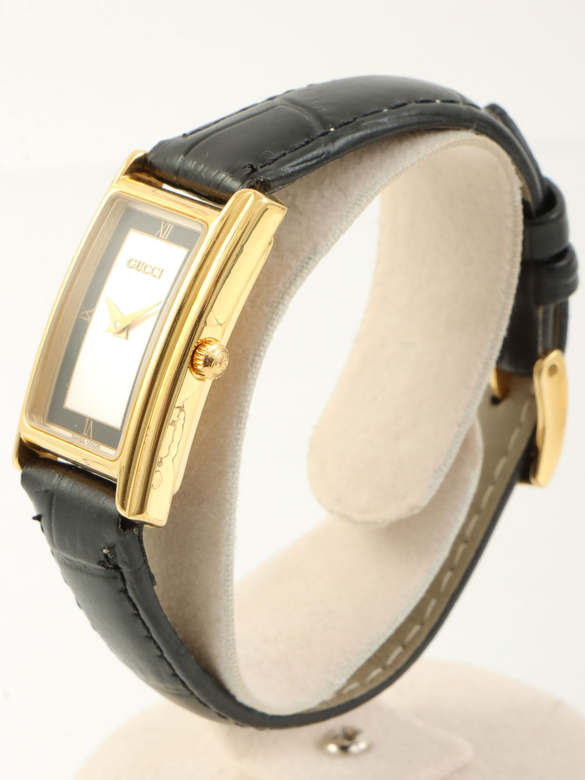 レクタンギュラーロゴフェイスウォッチ ゴールド/ブラック