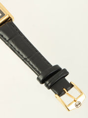 レクタンギュラーロゴフェイスウォッチ ゴールド/ブラック