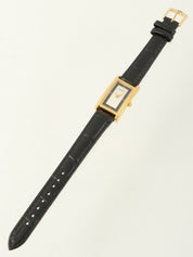 レクタンギュラーロゴフェイスウォッチ ゴールド/ブラック