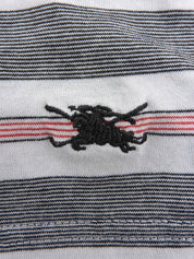 白色/黑色/红色边框刺绣logo T恤