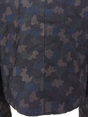 卡其色迷彩图案Logo铭牌夹克