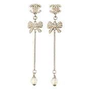 2007 Rhinestone Ribbon Motif Swing Earrings Silver