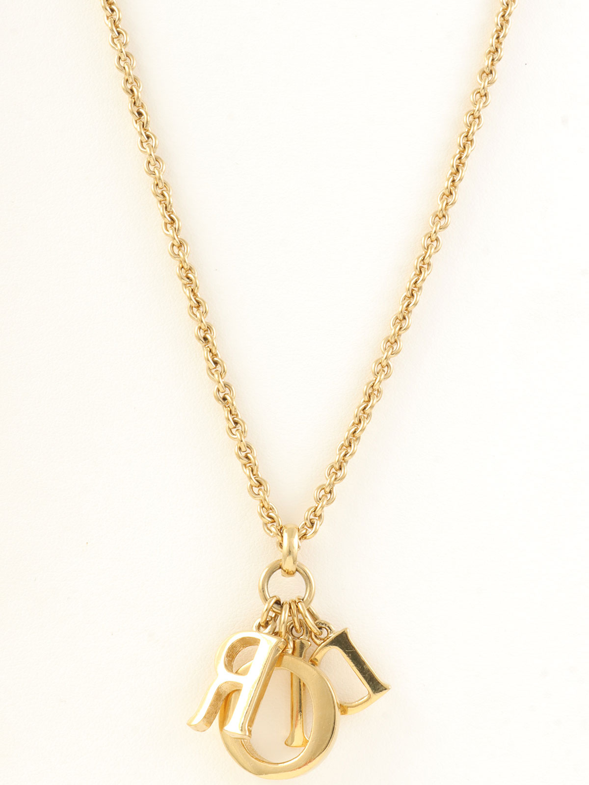 ラインストーンロゴチャームネックレス ゴールド