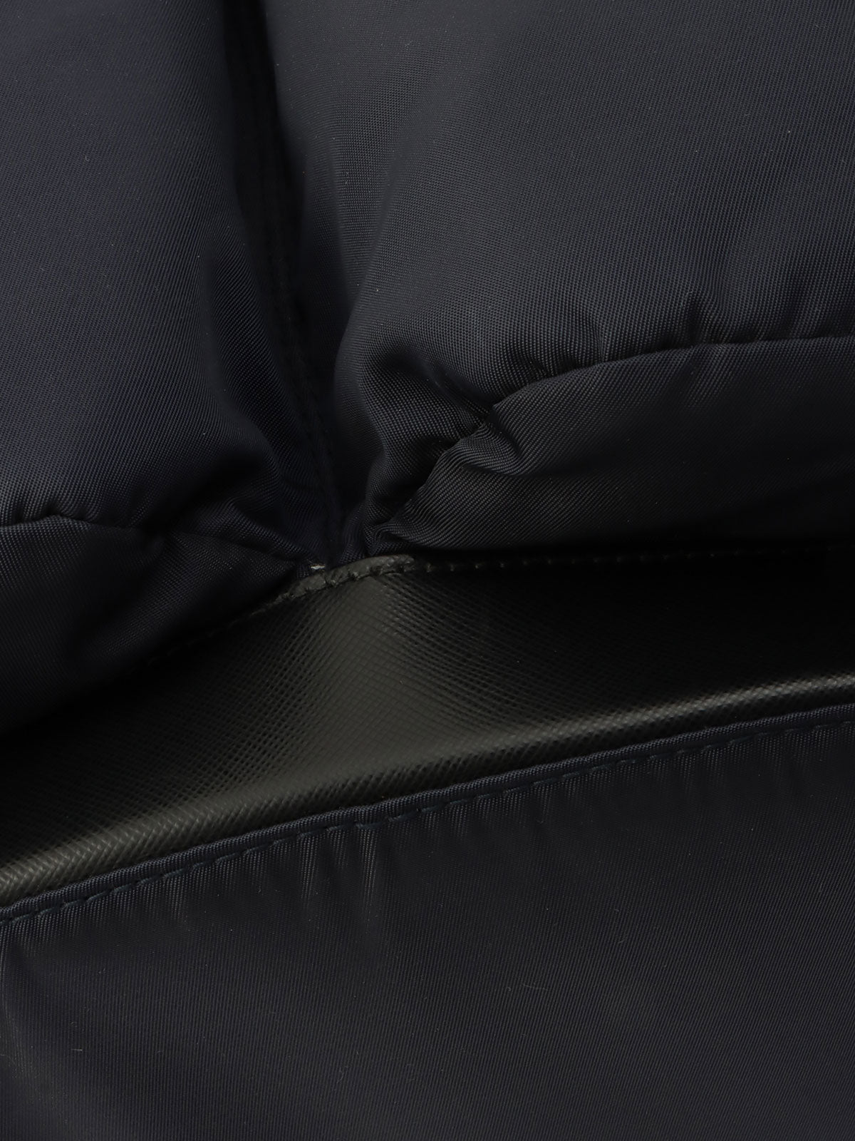 尼龙徽标牌双肩包 海军蓝/黑色