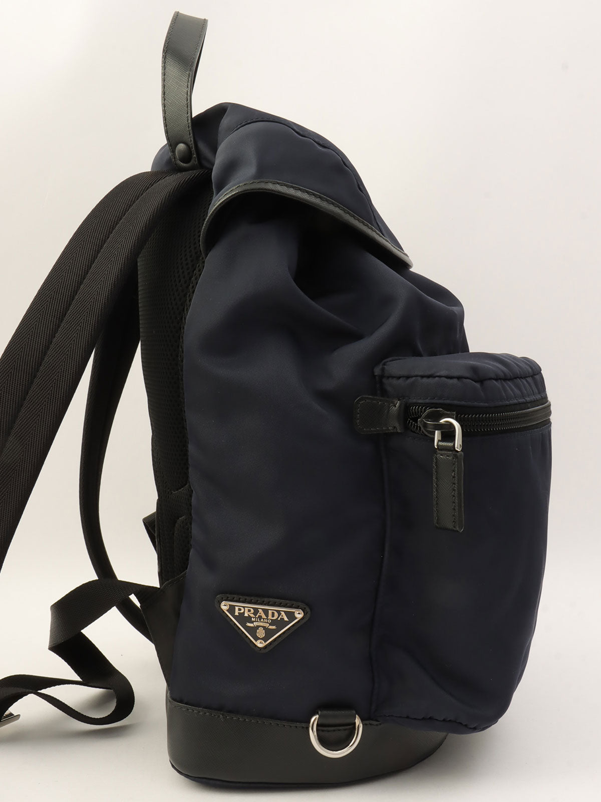 尼龙徽标牌双肩包 海军蓝/黑色