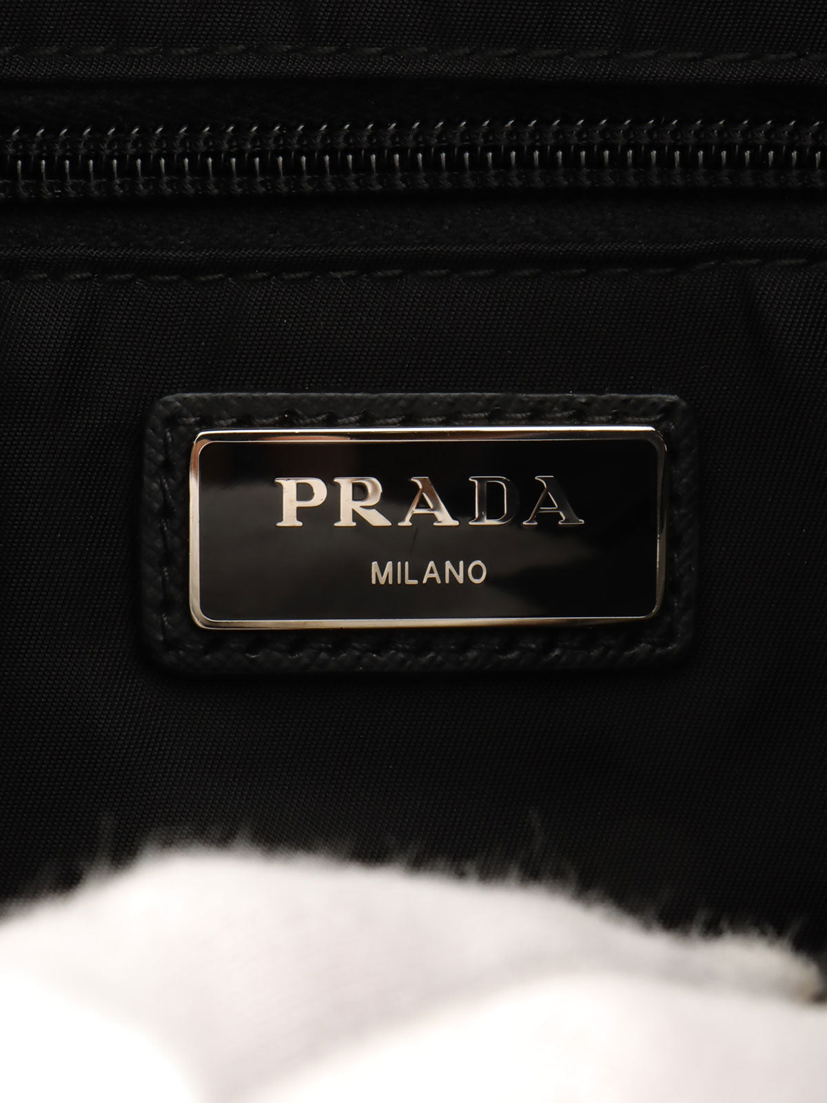 尼龙徽标牌双肩包 海军蓝/黑色