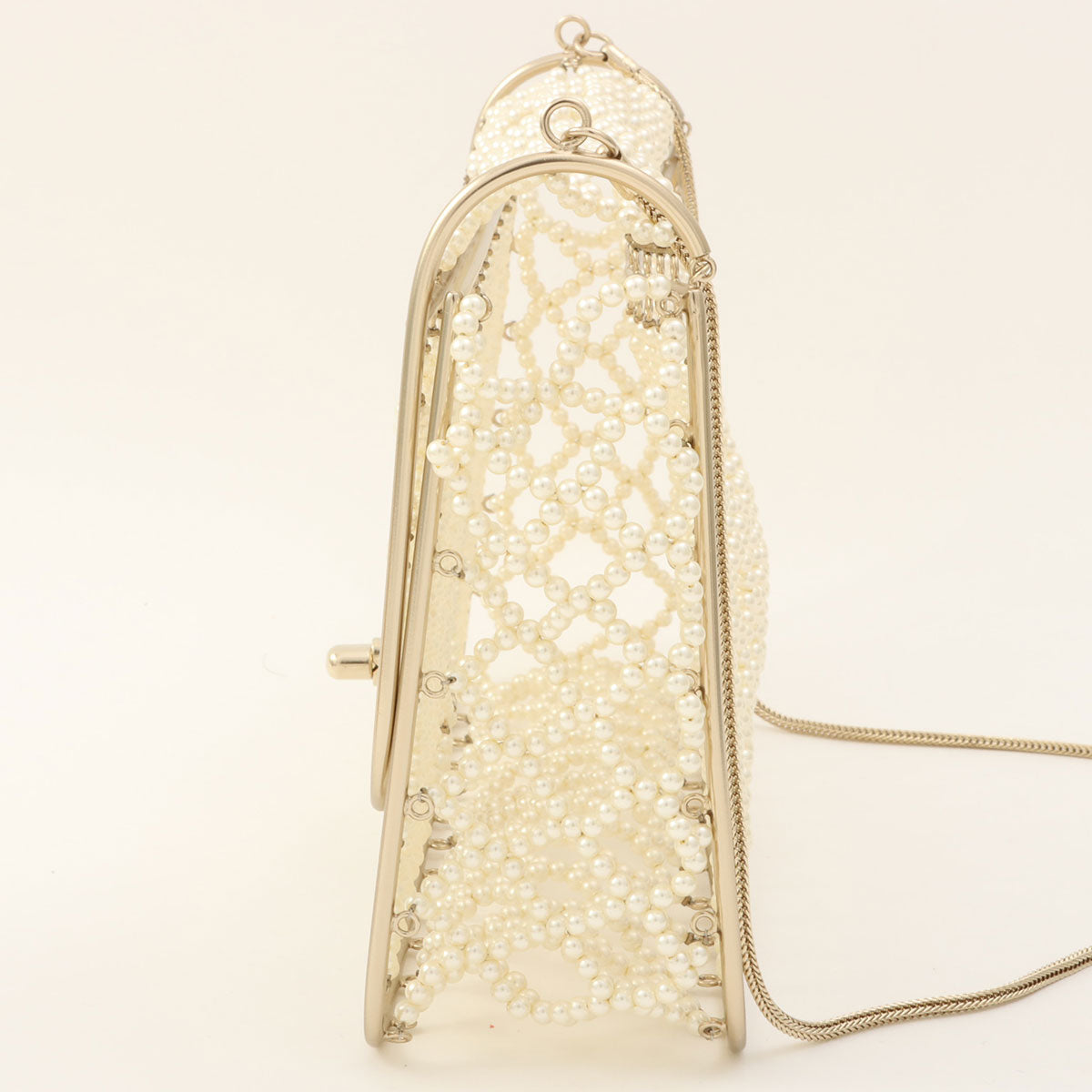 2013-era Pearl CC Turnlock Chain Shoulder Bag White
