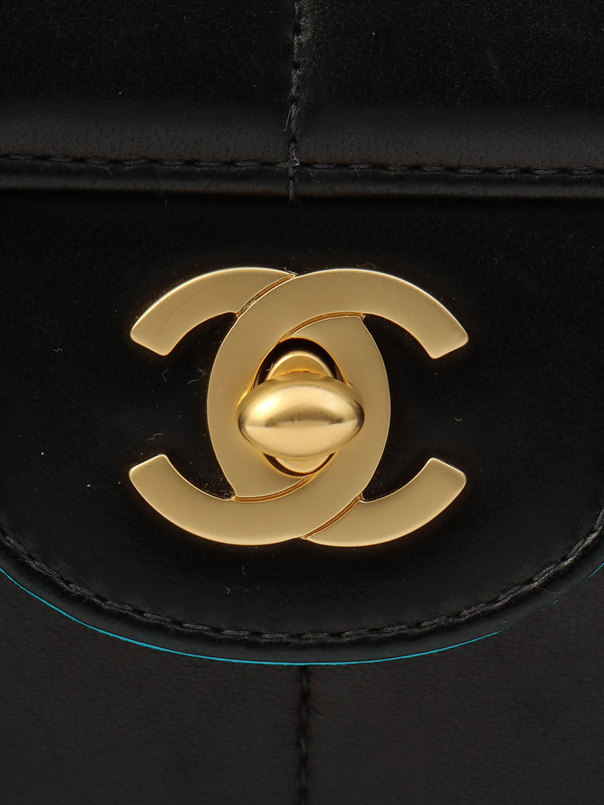 2000年頃製 CCターンロックチョコバーチェーンバッグ ブラック/ブルー