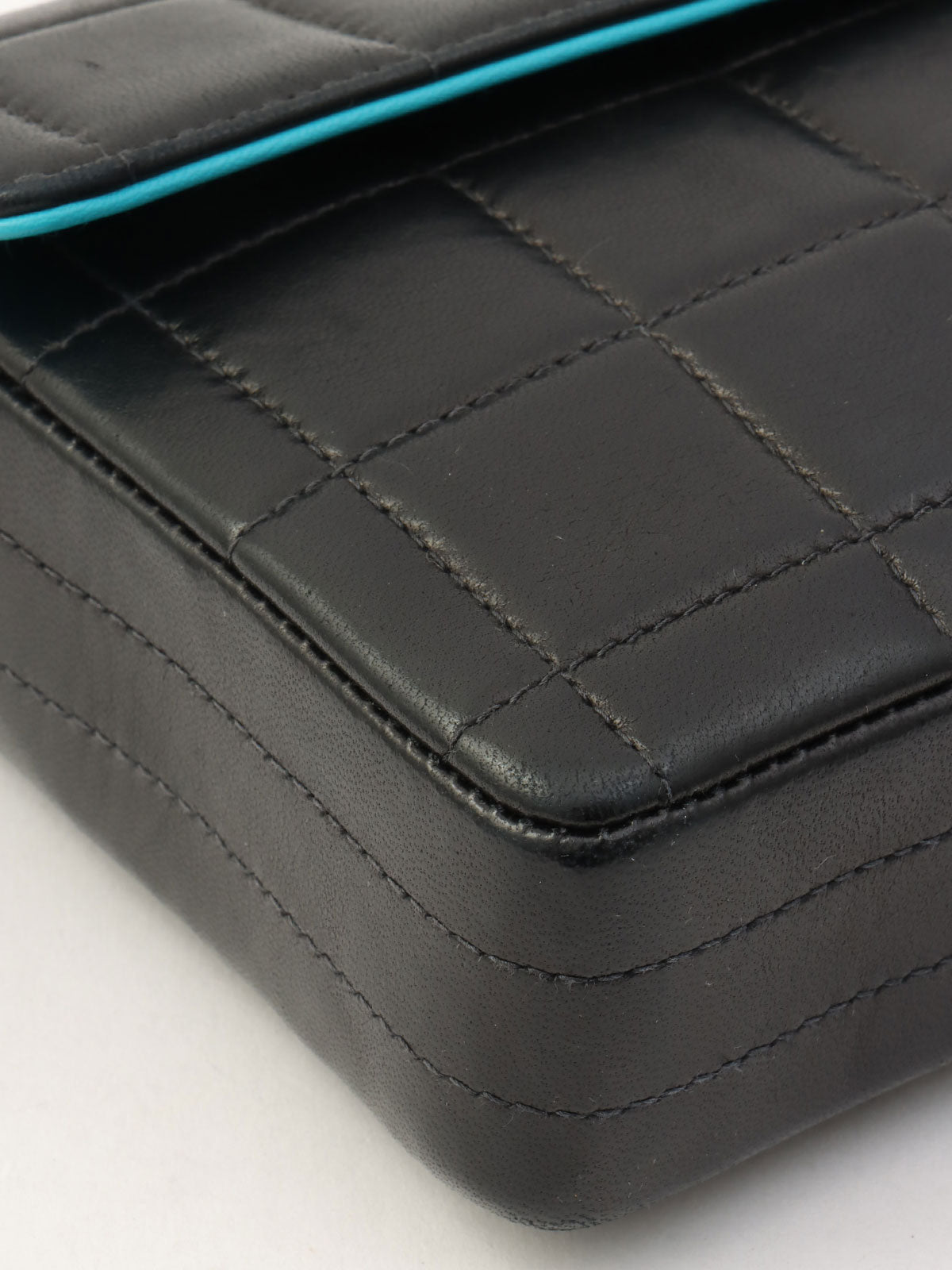 2000年頃製 CCターンロックチョコバーチェーンバッグ ブラック/ブルー